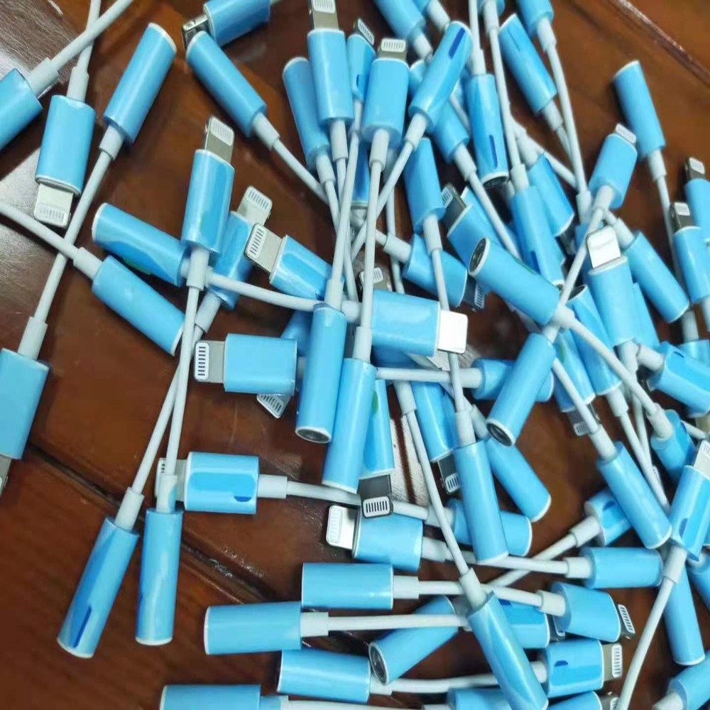適用于蘋果13/13Pro lightning轉(zhuǎn)3.5mm音頻轉(zhuǎn)接線 耳機(jī)轉(zhuǎn)換頭定制